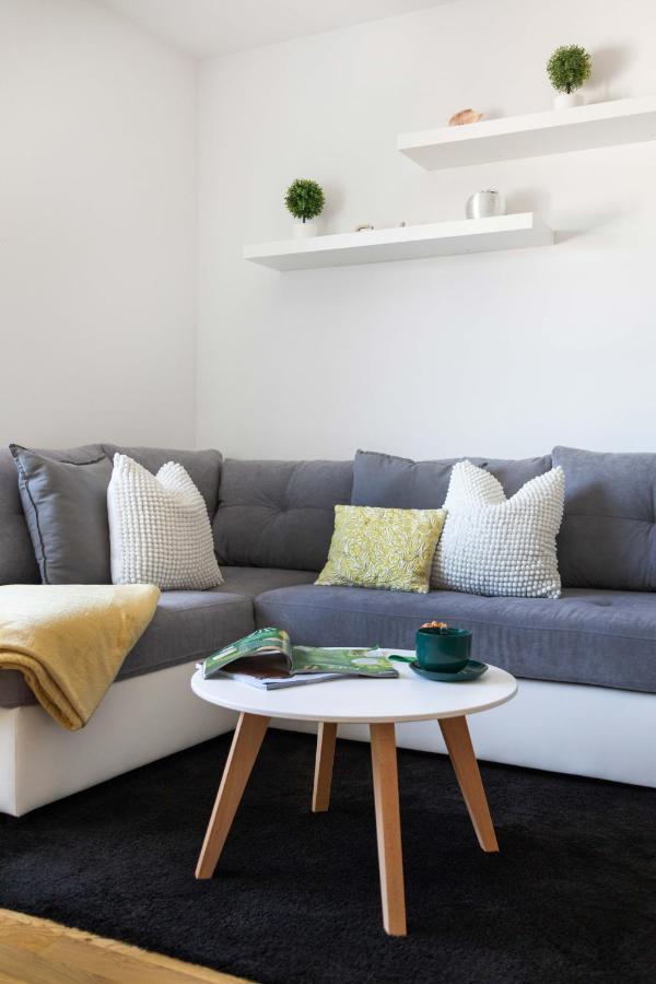 Spacious 2Bdr Apartment With A Cute Balcony Zagreb Exterior photo