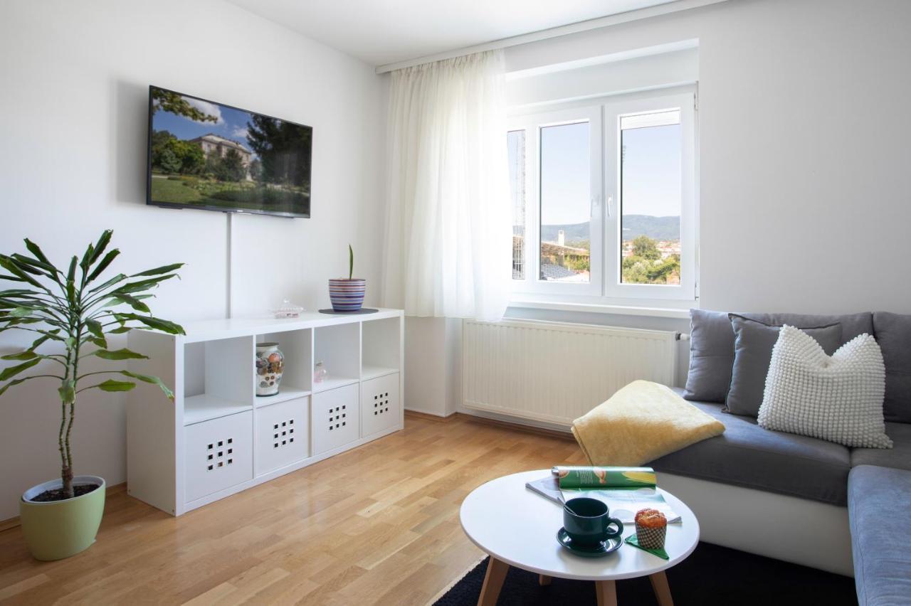 Spacious 2Bdr Apartment With A Cute Balcony Zagreb Exterior photo