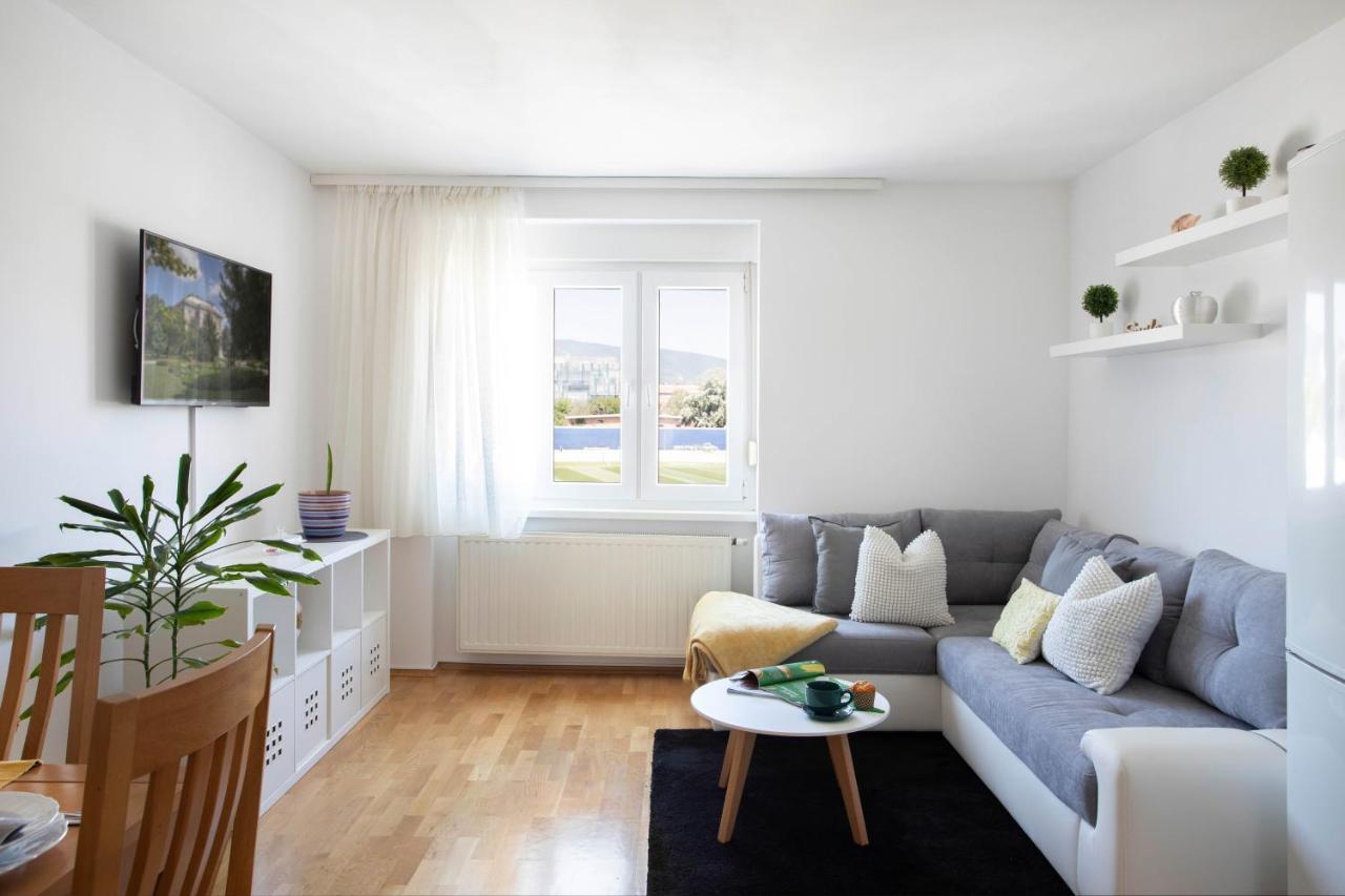Spacious 2Bdr Apartment With A Cute Balcony Zagreb Exterior photo